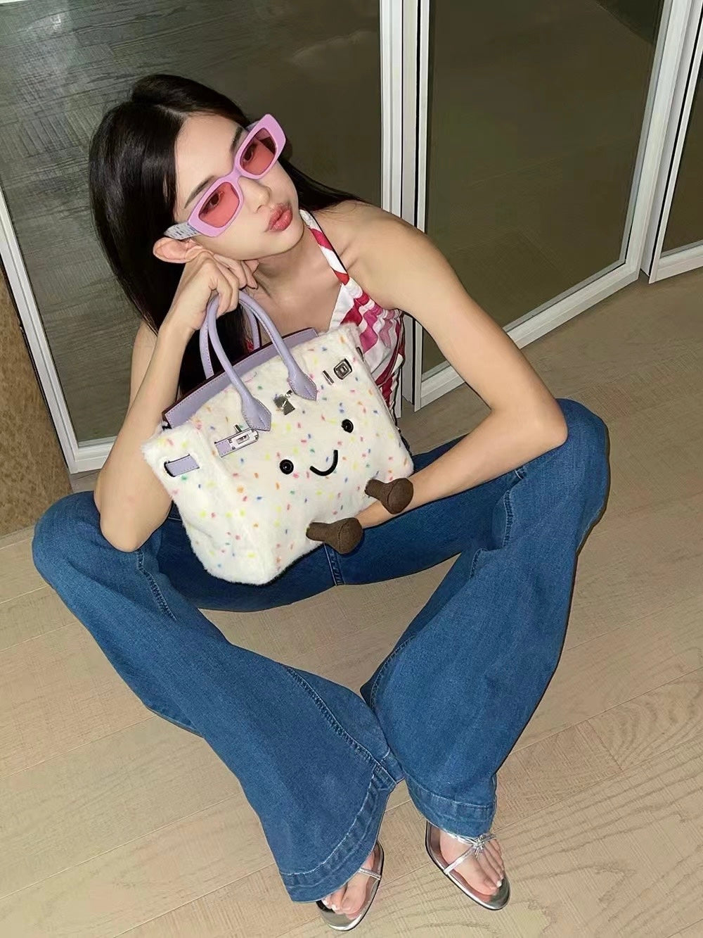 คุณหนูฟลัฟฟี่ - กระดาษโปรย