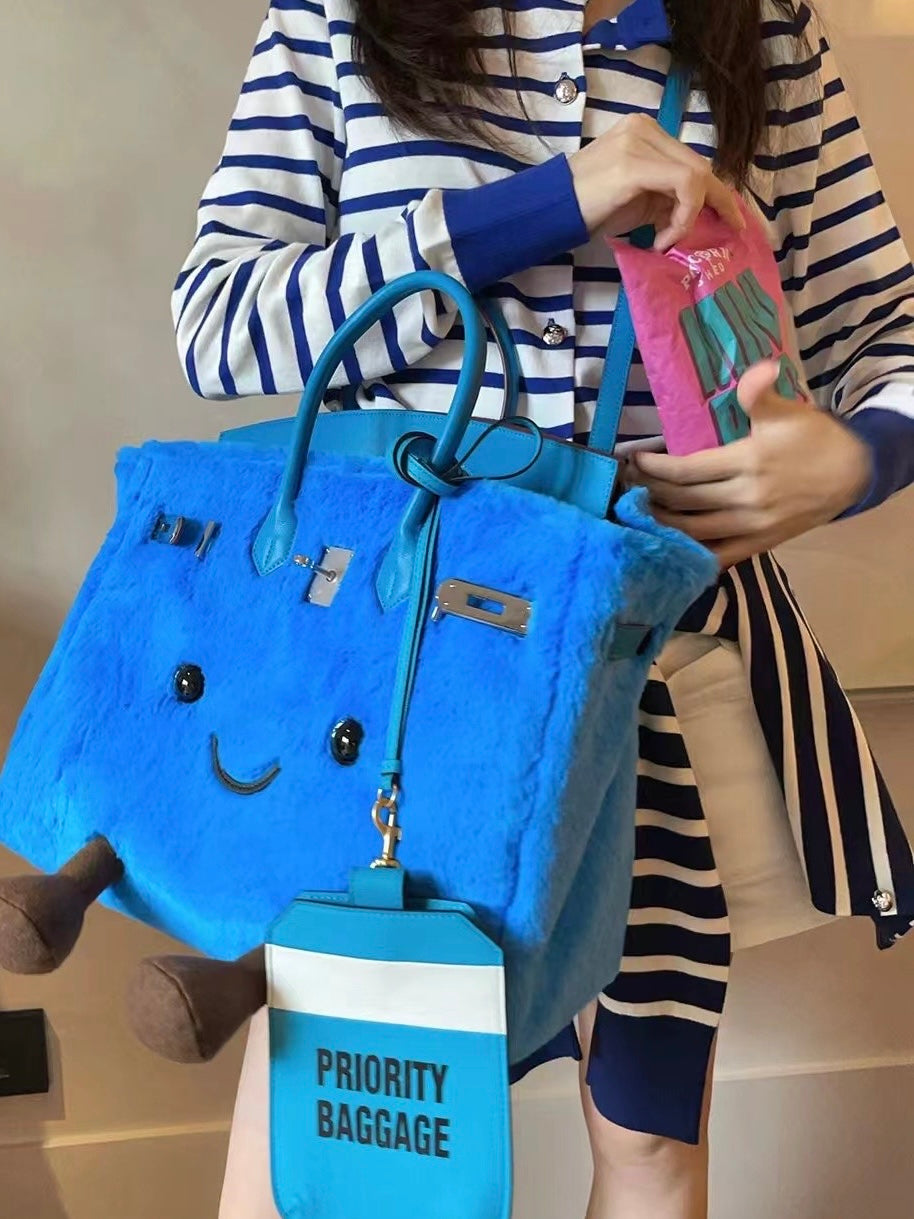 เที่ยวกับฟลัฟฟี่ — บลูบลิส