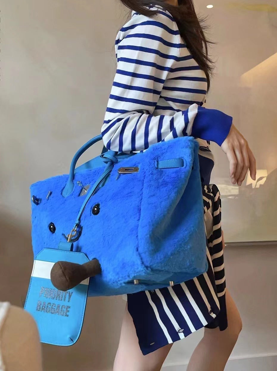 เที่ยวกับฟลัฟฟี่ — บลูบลิส